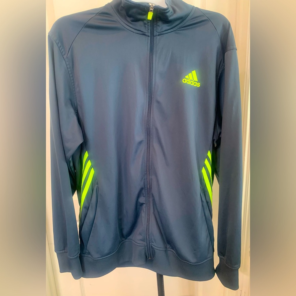 Full zip nylon windbreaker